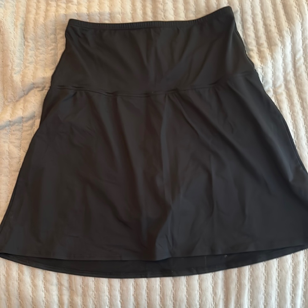 EUC High waisted Lands End swim skirt with wide waistband and longer skirt